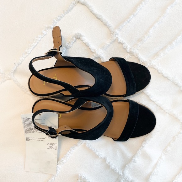 Brand new classy wedge sandals - Picture 3 of 4